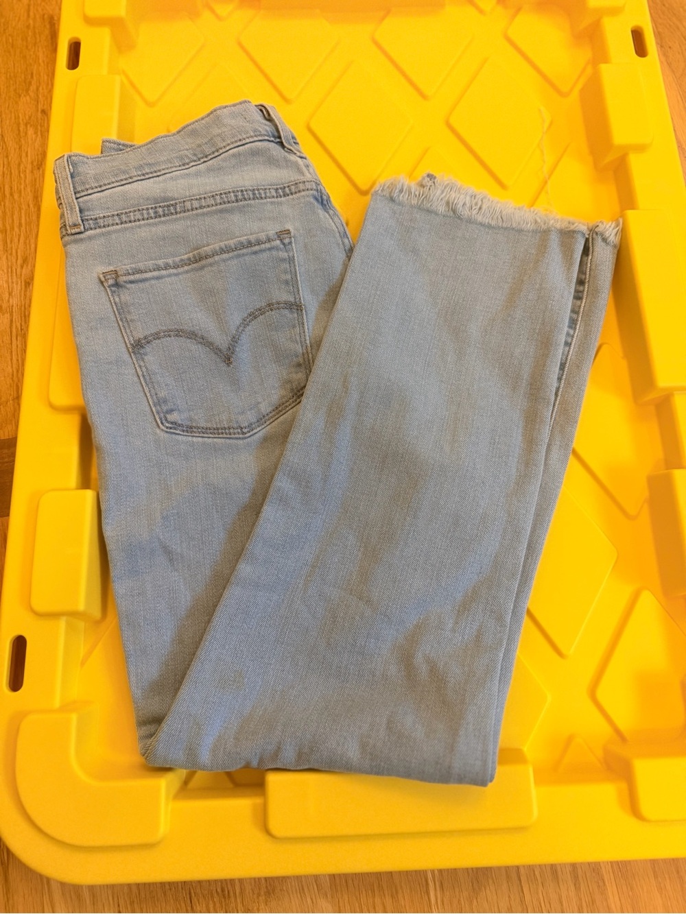 Ladies Size 28 "Levi's" 724 High-RiseLight Blue Skinny Jeans Frayed Hem GUC